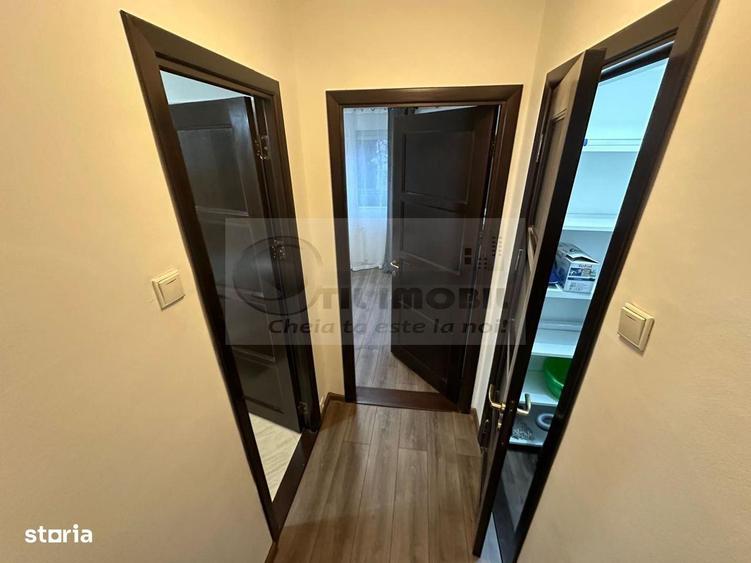 Apartament cu 2 camere semidecomandat în Podu Roș