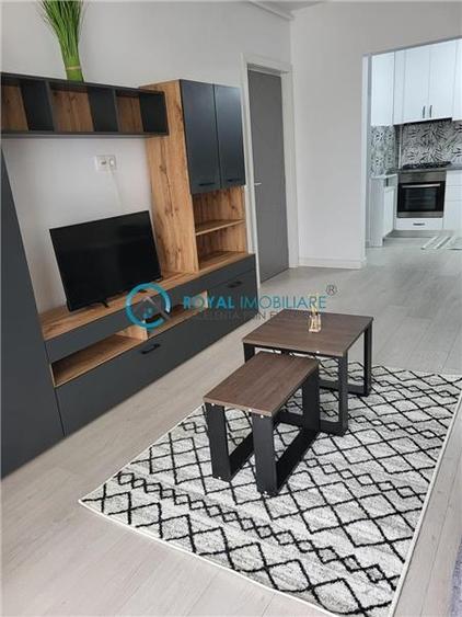 Apartament cu 2 camere decomandat în B-dul București