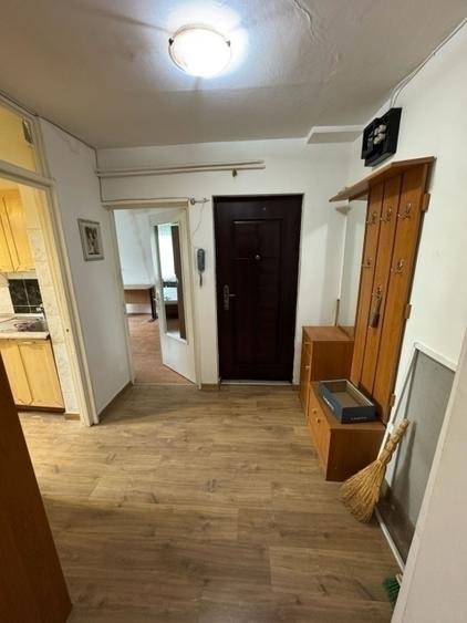 Apartament cu 2 camere decomandat în Nicolina