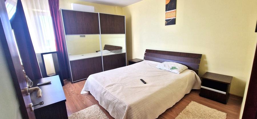 Apartament cu 3 camere decomandat, mobilat în Faleza Nord