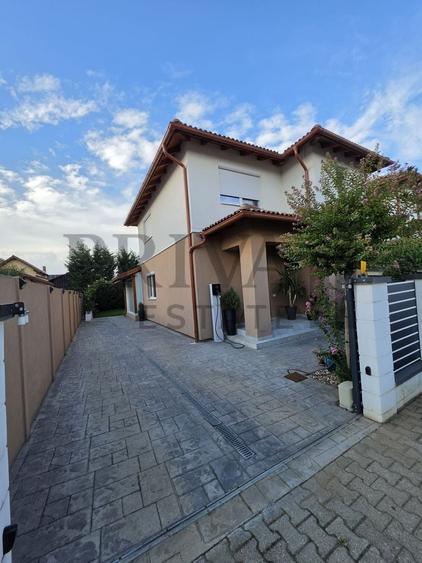 Duplex cu 4 camere cu Canalizare în Moșnița Nouă