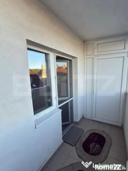 Apartament cu 4 camere decomandat în Central