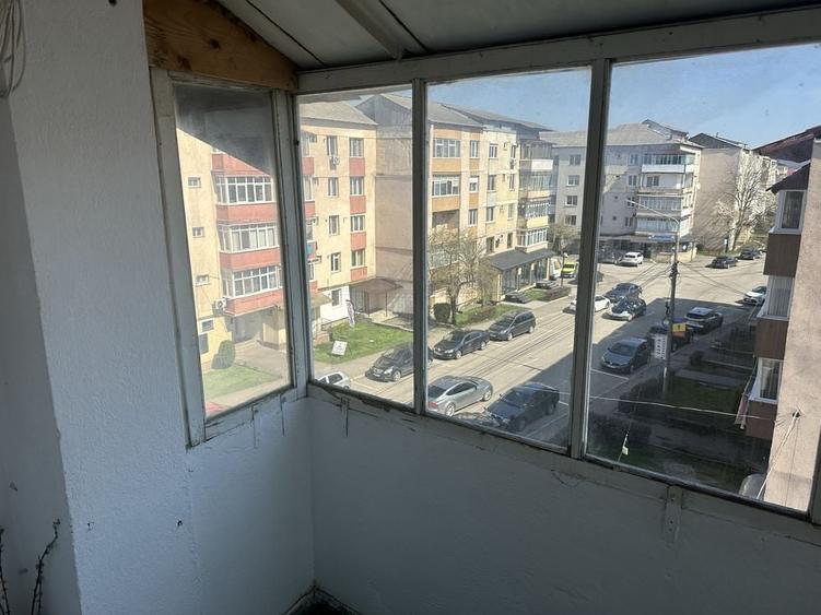 Apartament cu 2 camere decomandat în Exterior Vest