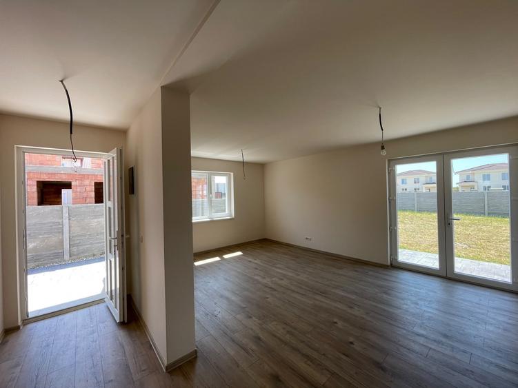 Casă individuală cu 4 camere cu Teren 600 Mp în Moșnița Nouă