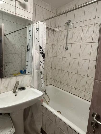 Apartament cu 2 camere semidecomandat în 1 Mai