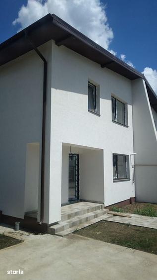 Casă cu 4 camere cu Teren 250 Mp în Berceni