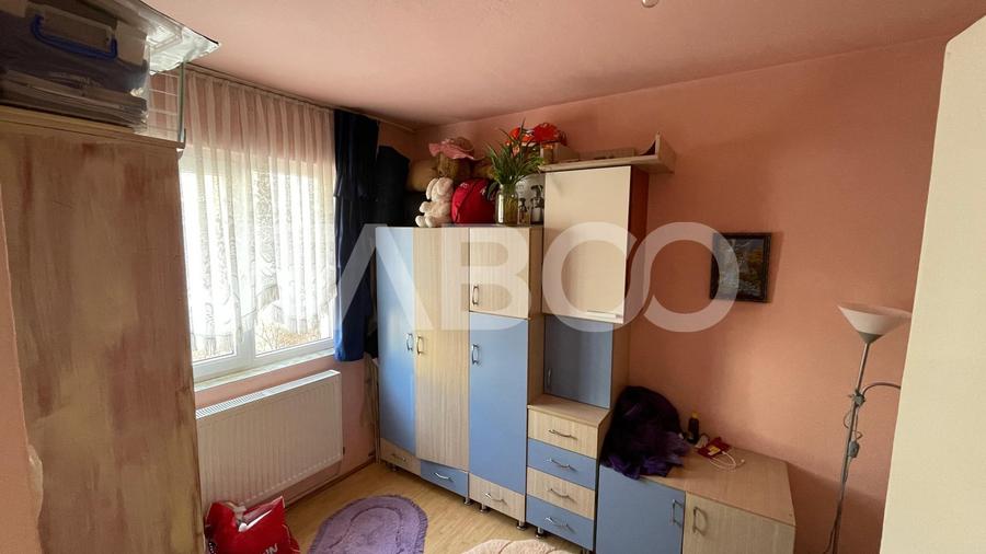 Apartament cu 2 camere nedecomandat, mobilat în Vasile Aaron