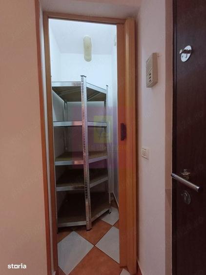 Apartament cu 3 camere decomandat în Berceni