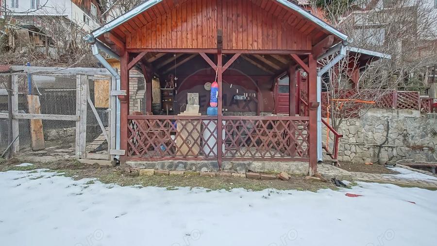 Casă cu 6 camere cu Teren 337 Mp în Central