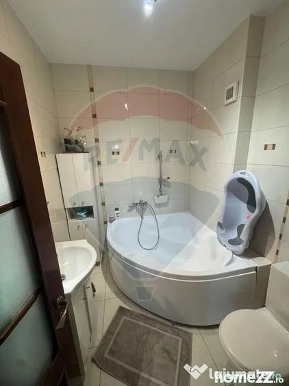 Apartament cu 3 camere decomandat în Burdujeni
