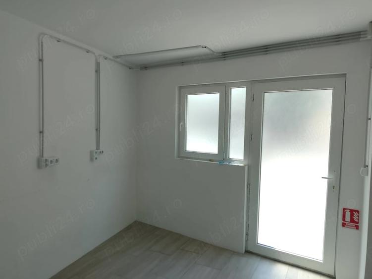 Spațiu comercial, de 20 mp, în Uverturii