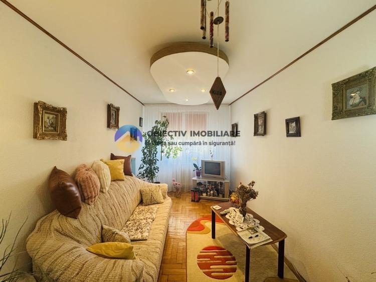 Apartament cu 3 camere decomandat în Dărmănești