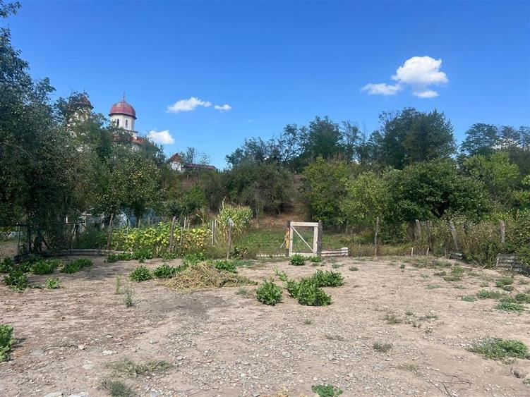 Casă cu 3 camere cu Teren 2019 Mp în Birtin