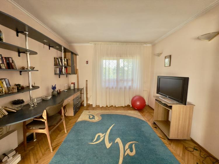 Casă individuală cu 6 camere cu Teren 658 Mp în Agigea