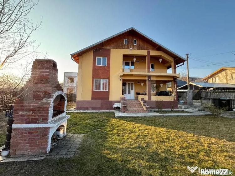 Casă cu 4 camere cu Teren 700 Mp în Suseni