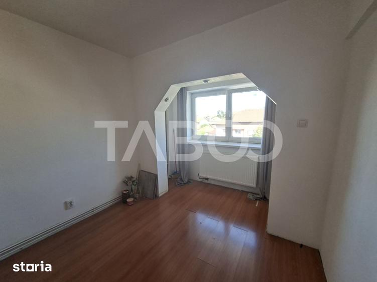 Apartament cu 2 camere decomandat în Ștrand