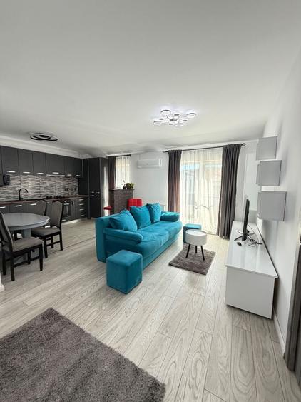 Apartament cu 2 camere semidecomandat, mobilat în Florești