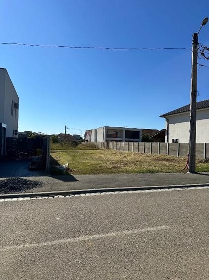 Teren Construcții intravilan de 556 mp, în Ghiroda