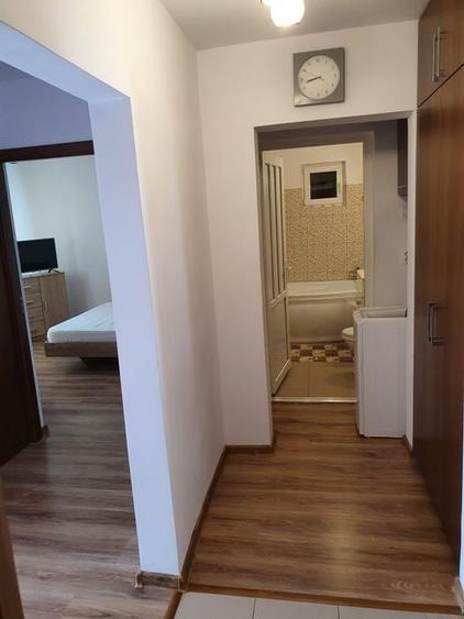 Apartament cu 2 camere decomandat, mobilat în Casa de Cultură
