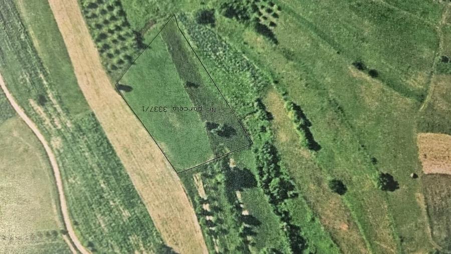 Teren de 4454 mp, în Sichevița