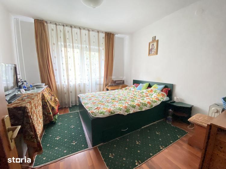 Apartament cu 4 camere decomandat în Rahova