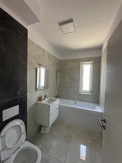 Apartament cu 3 camere decomandat în Giroc