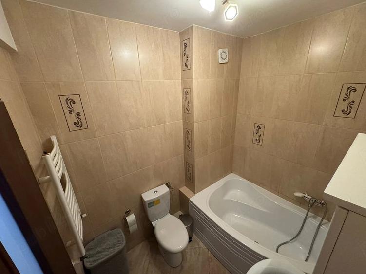 Apartament cu 2 camere decomandat în Titan