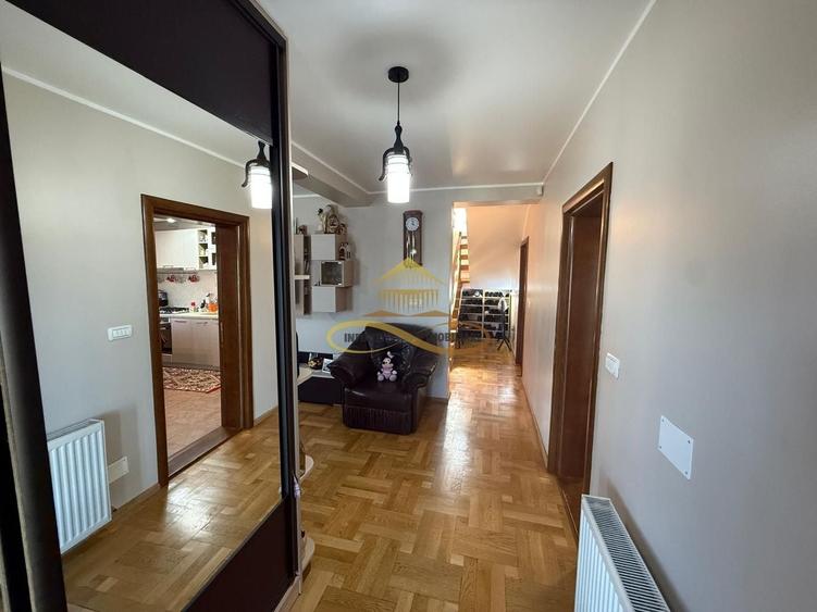 Casă individuală cu 5 camere cu Teren 1200 Mp în Măgura