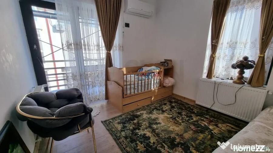 Casă cu 7 camere cu Teren 580 Mp în Fundeni