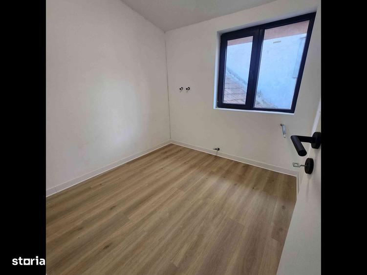 Casă cu 4 camere cu Teren 90 Mp în Central