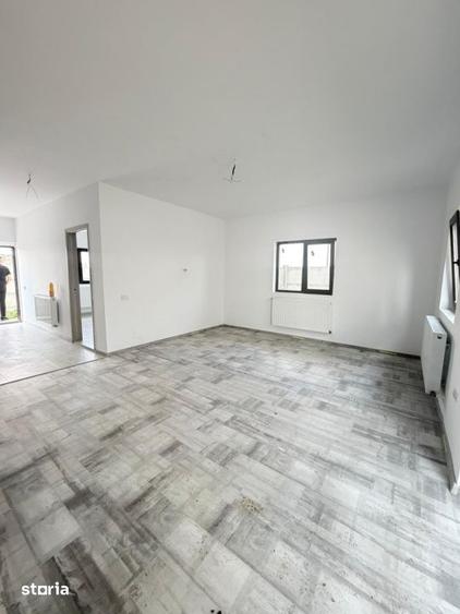 Casă cu 3 camere cu Canalizare în Central