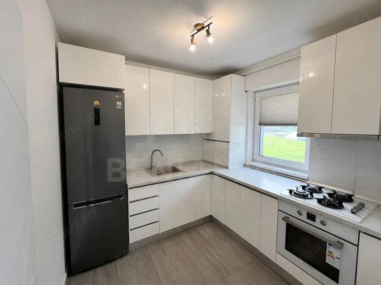 Apartament cu 3 camere decomandat în Triaj