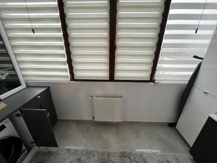 Apartament cu 3 camere semidecomandat în Valea Adâncă