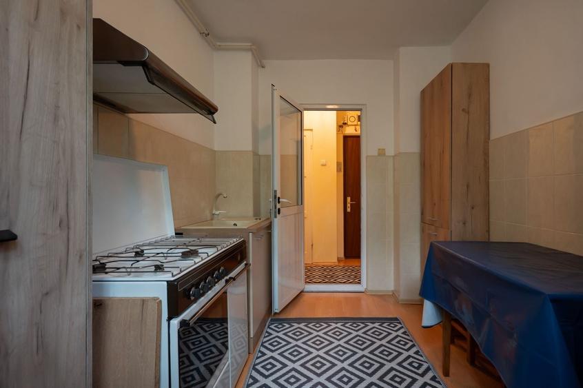 Apartament cu 2 camere semidecomandat, mobilat în Tomis Nord