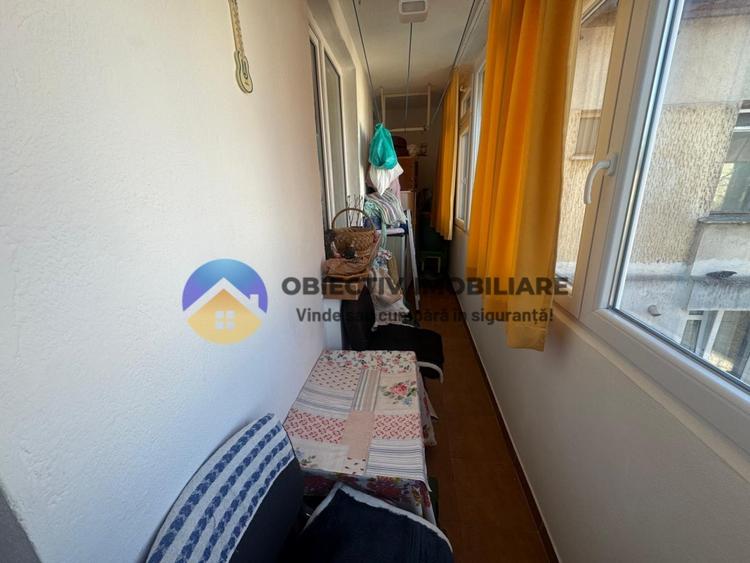 Apartament cu 4 camere decomandat în Central