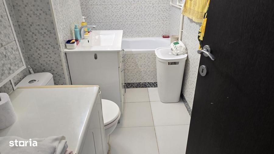 Apartament cu 2 camere decomandat în Piața Centrală