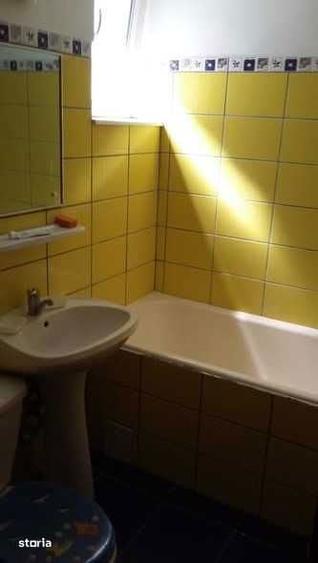 Apartament cu 3 camere decomandat în Rovine