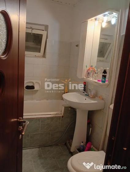 Apartament decomandat 3 camere, cartier Rovine - 6