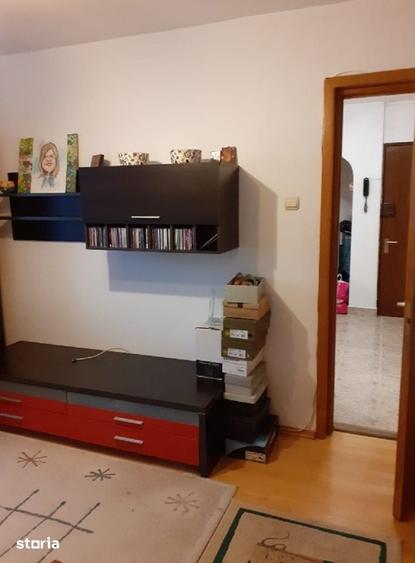 Apartament cu 3 camere semidecomandat în Vatra Luminoasă — fotografia 3