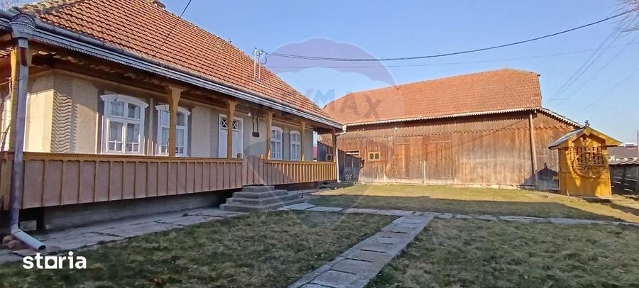 Casă cu 4 camere cu Teren 3409 Mp în Șcheia