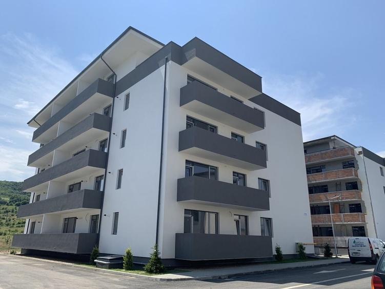 Apartament cu 3 camere în Florești