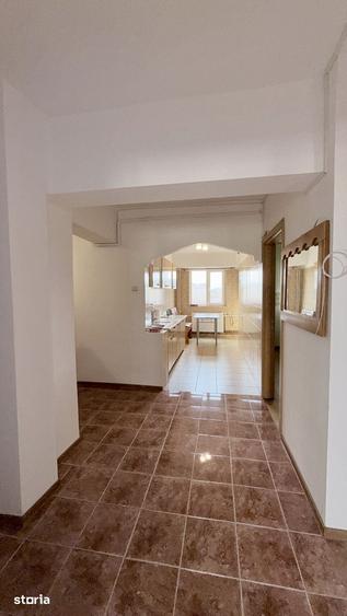 Apartament cu 3 camere în Ostroveni