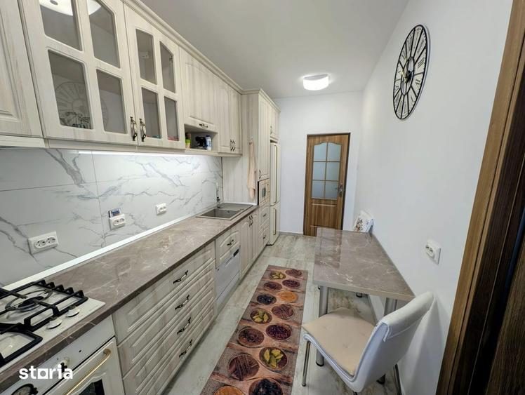 Apartament cu 2 camere decomandat în Pajura