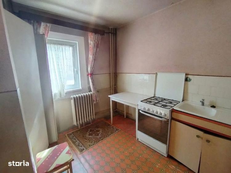 Apartament cu 2 camere semidecomandat, mobilat în Complex Studențesc