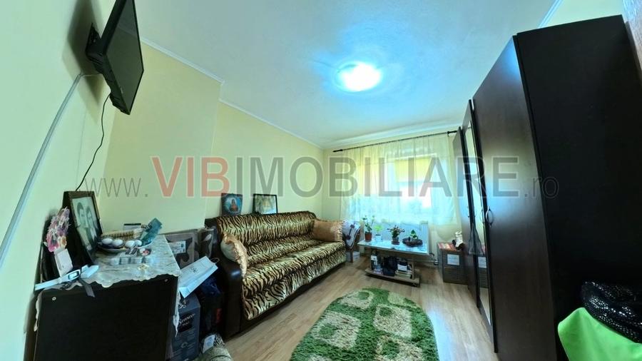 Apartament 3 camere Central - parter- 80 mp - boxa inclusa - 2