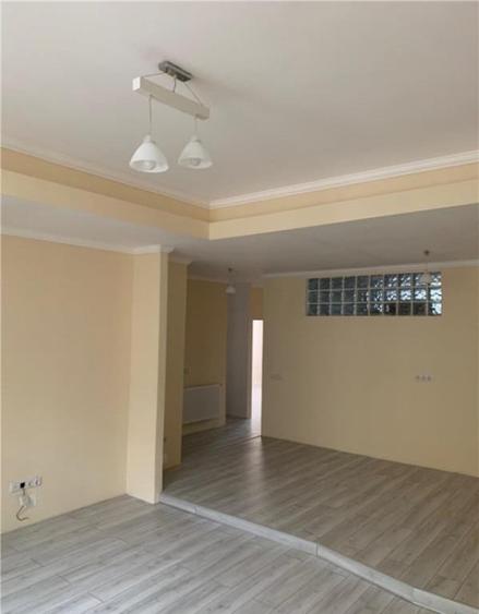 Apartament cu 4 camere decomandat în Horea