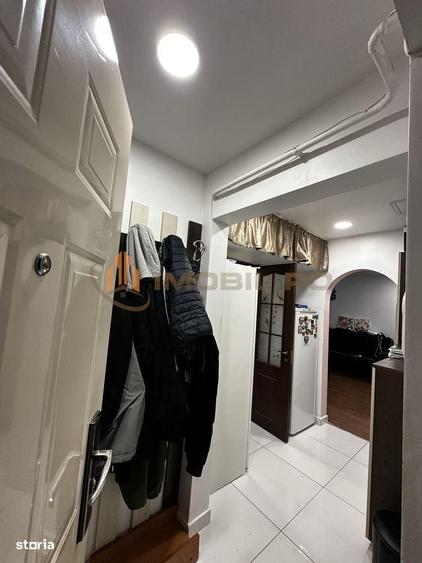 Apartament cu 3 camere semidecomandat în Alexandru cel Bun