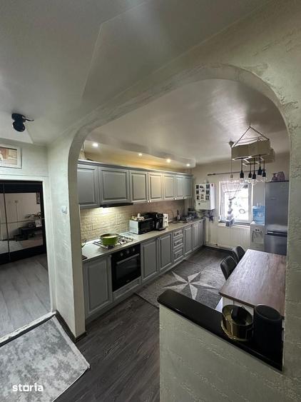 Apartament cu 3 camere decomandat în Central
