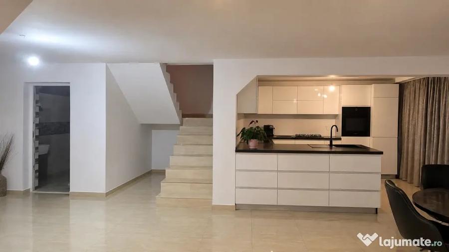 Casă cu 4 camere în Mioarele