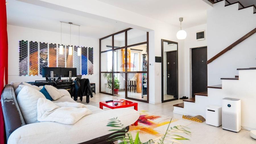 Apartament cu 3 camere semidecomandat, mobilat în Dobroești